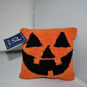 C&F Home Jack-o-Lantern Petitie Hooked Knit Square Pillow 8” #44488019 nwt